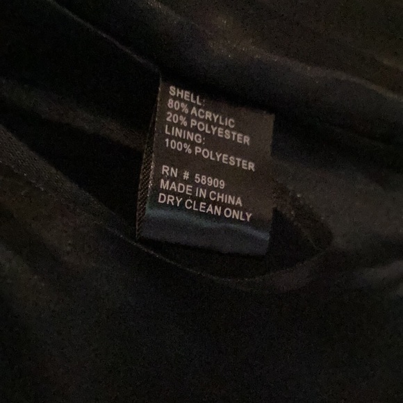 Blk, faux fur Vest - Picture 13 of 14